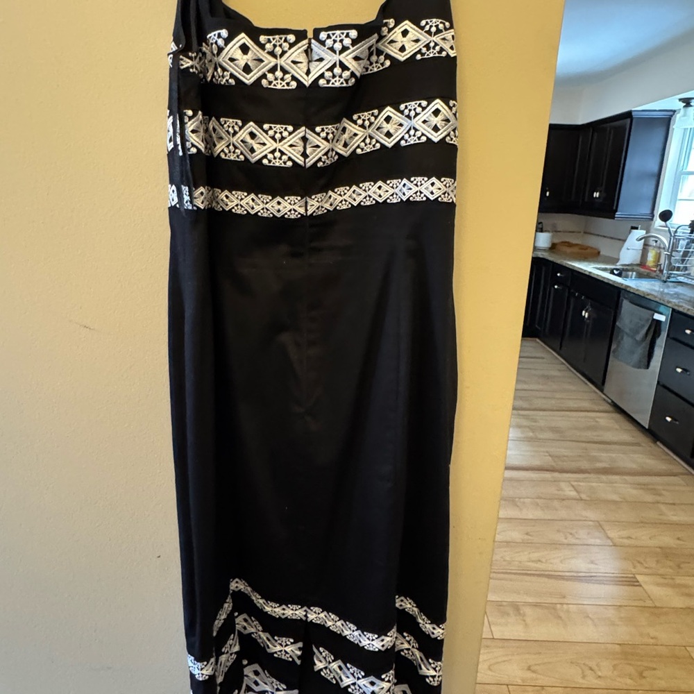 White House Black Market Black and White Maxi Dress